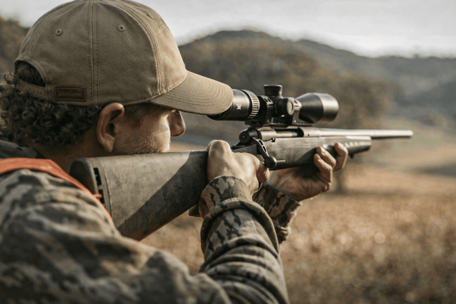 carabină de vânătoare bolt-action cu lunetă – exemplu pentru prima carabină de vânătoare